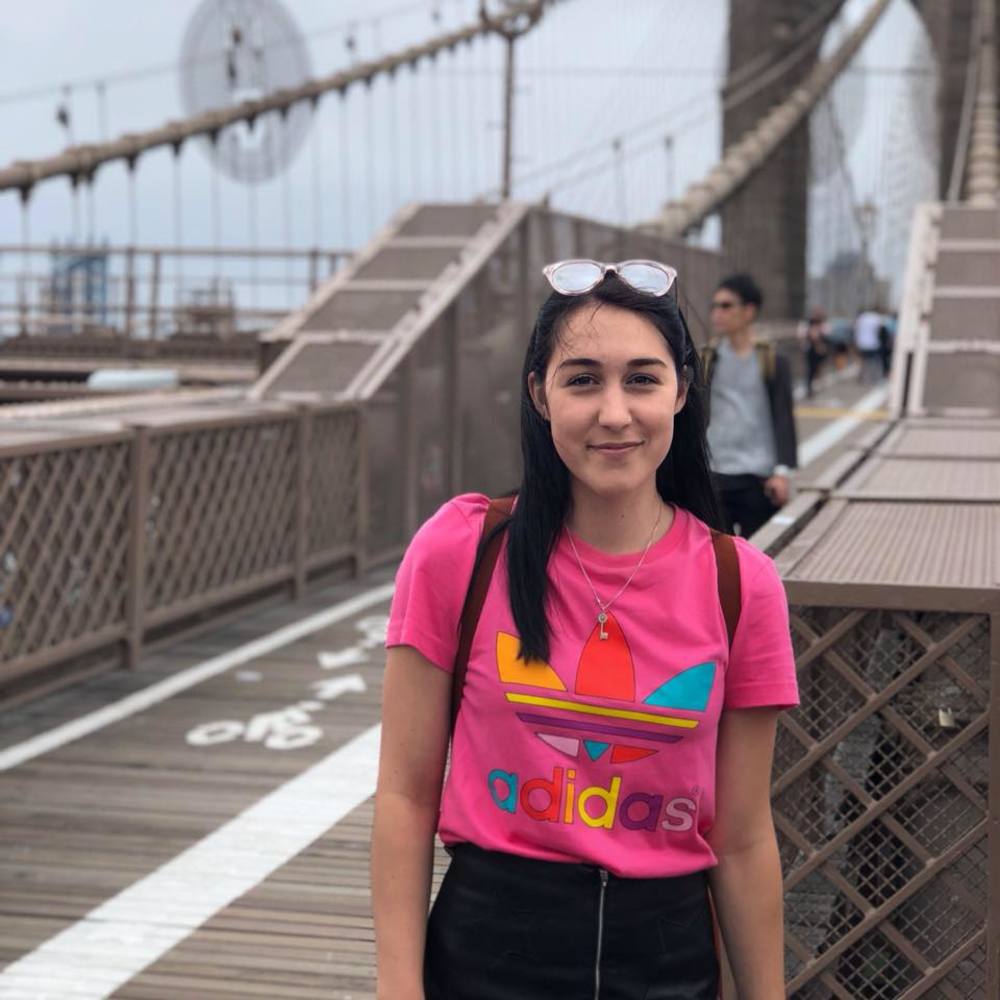 Meet your Posher, Myriam